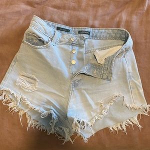 Distressed finger denim high waisted shorts